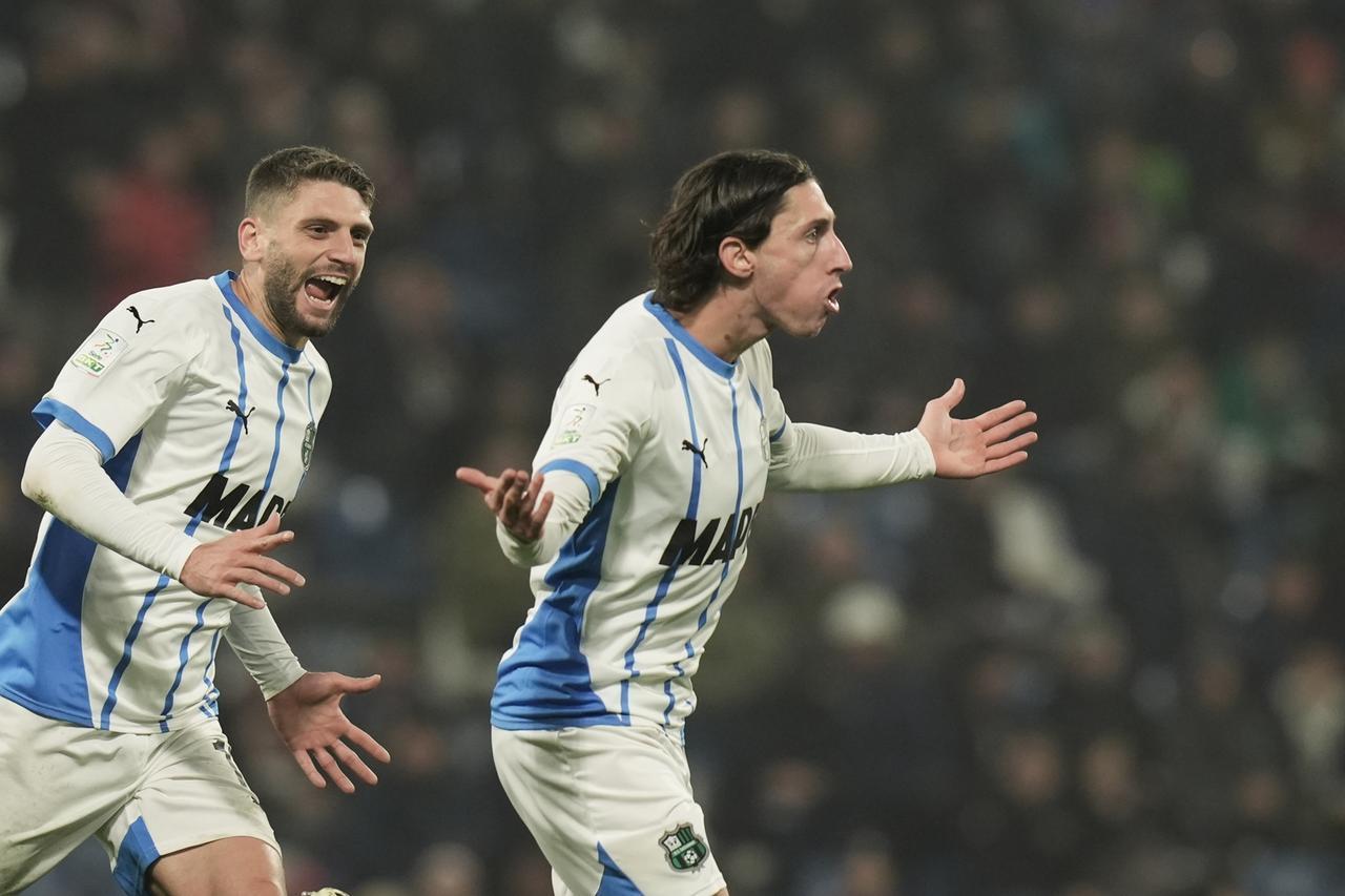 
	L'esultanza di Mulattieri e Berardi dopo il gol del 2-0

