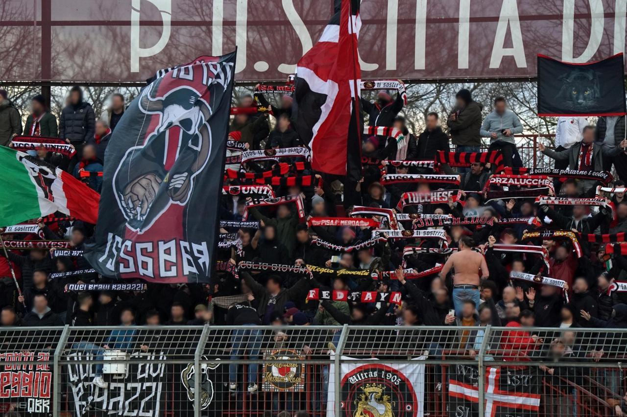 
	Tifosi della Lucchese (foto d'archivio)

