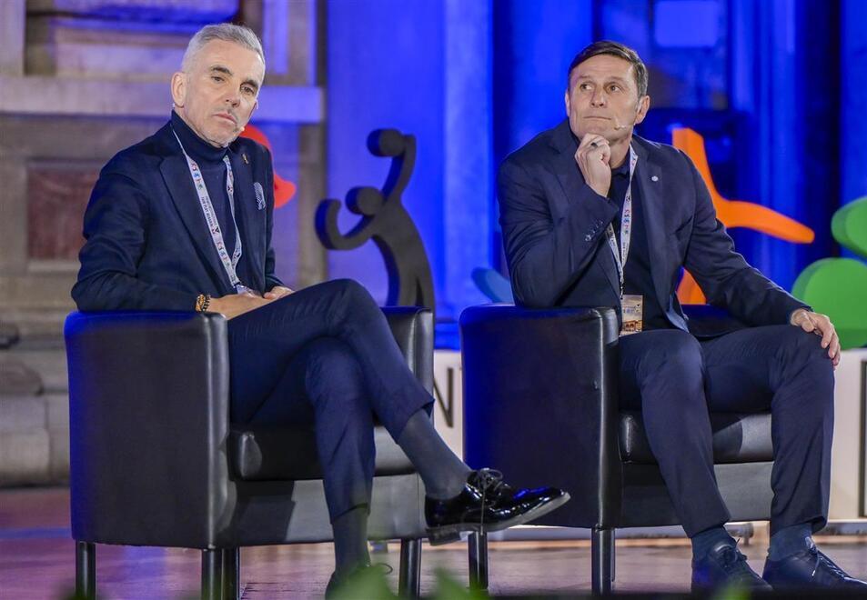 
	Federico Buffa con Javier Zanetti al Premio Fair Play Menarini

