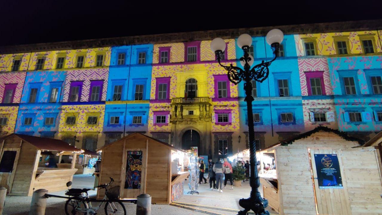 Palazzo Ducale con le proiezioni sulla facciata (foto di Matteo Bini)