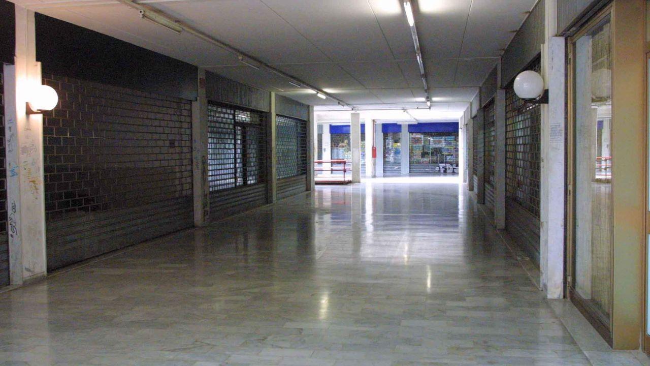 Il centro commerciale La Prada di Avenza nei pressi del quale è stato trovato Marco Basciu
