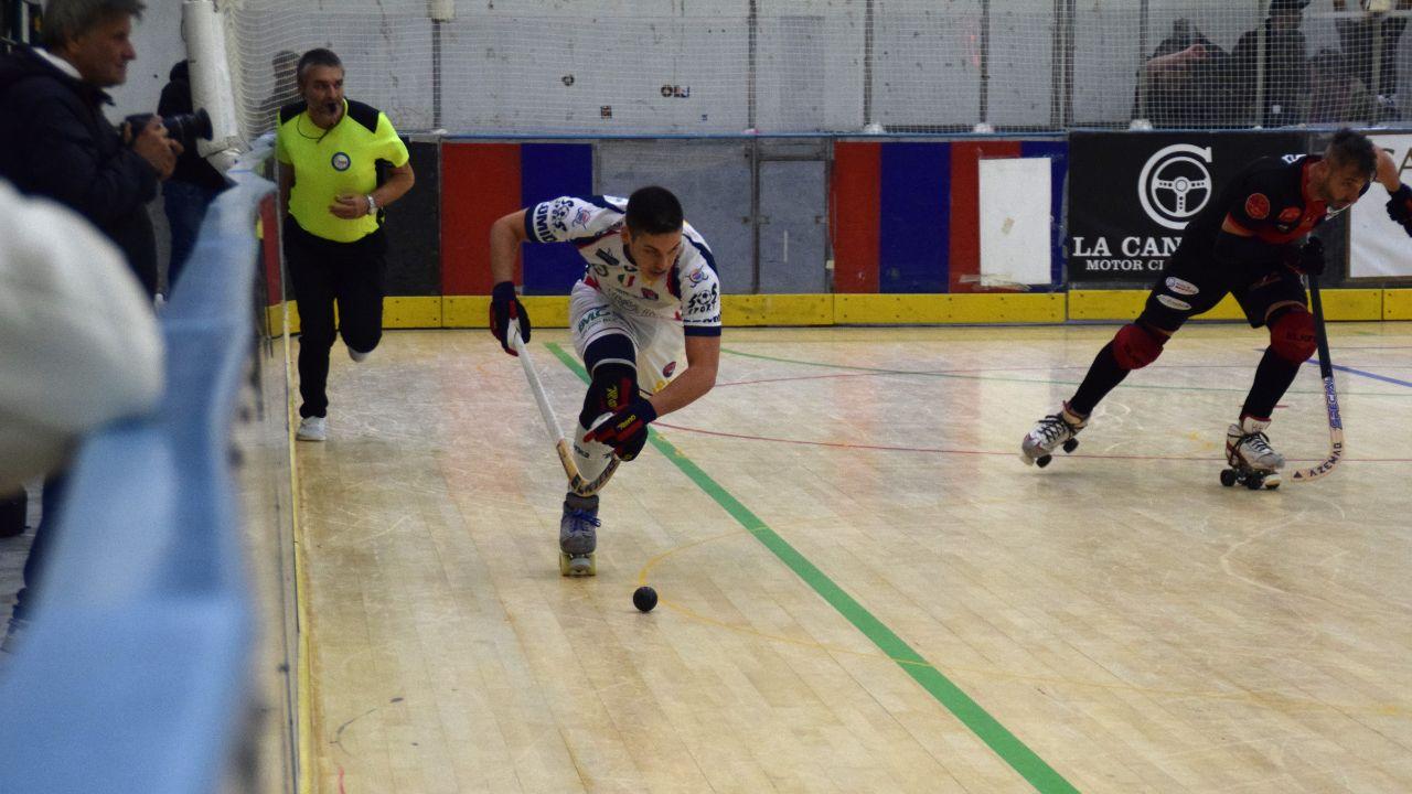 Nella foto qui sopra Francisco Ipinazar in azione durante l’ultima partita al PalaForte contro il Sarzana (foto Paglianti)