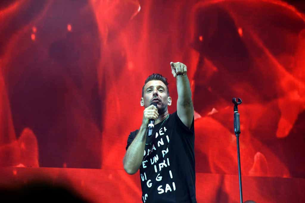 
	Francesco Gabbani

