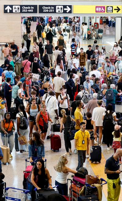 Aerei d’oro per il Capodanno: i cieli dell’isola costano cari