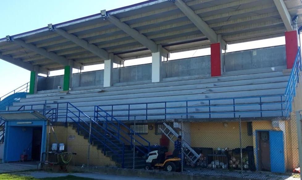 
	La tribuna del campo di Bientina

