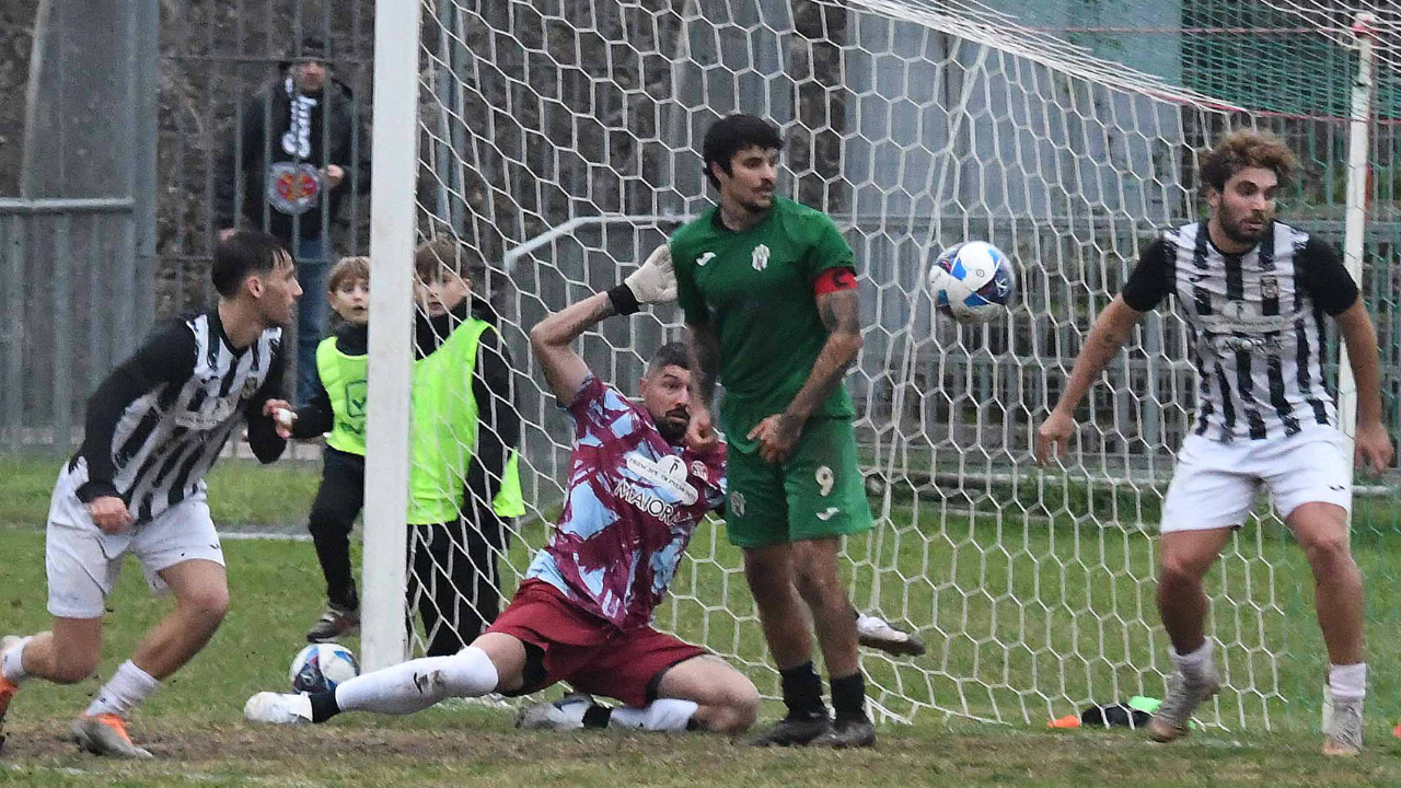 Il bomber Michael Buffa ieri a secco