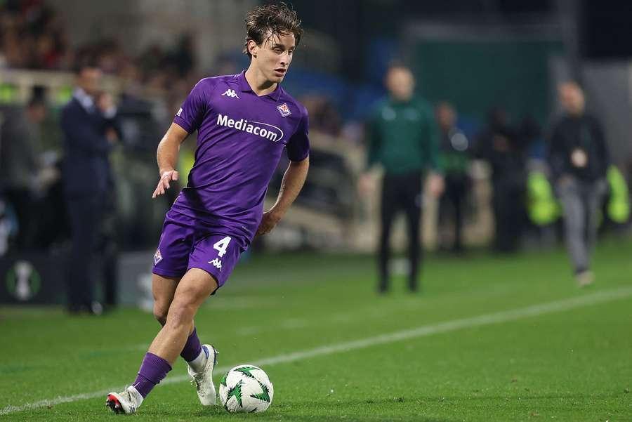 
	Edoardo Bove con la maglia della Fiorentina

