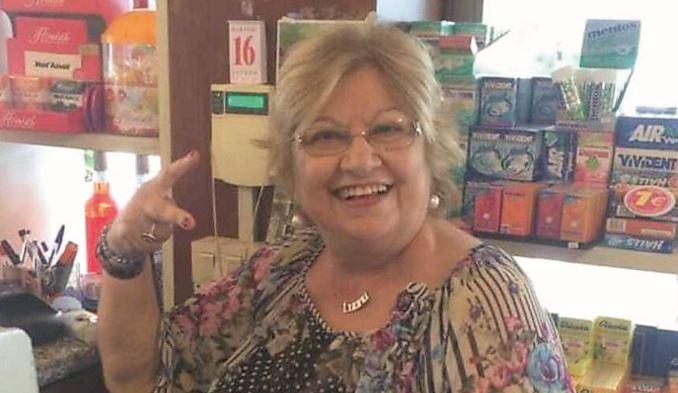 Camaiore, addio all'imprenditrice che fondò il Caffè Cattan: Renato Zero e gli altri al suo bancone
