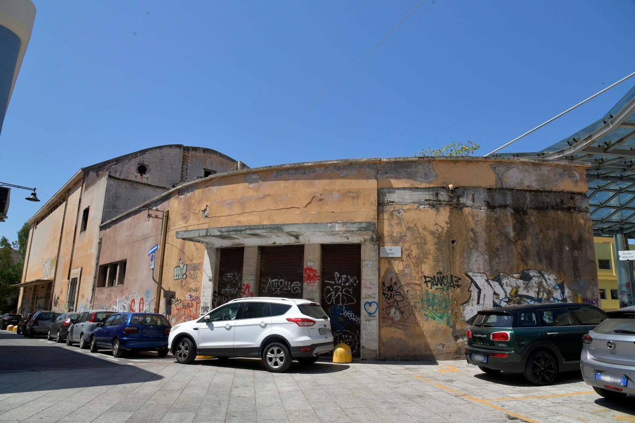 
	L'ex cinema Astra (foto Vanna Sanna)

