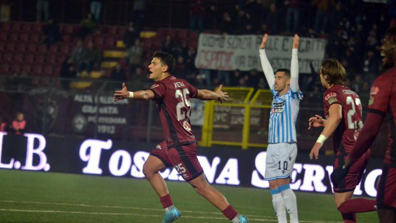 Esultanza per un gol del Pontedera (foto Mattonai/Silvi)