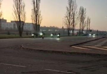 Ferrara, corse e impennate con le moto in zona Fiera