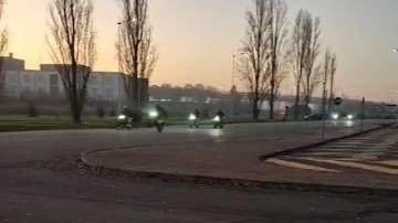 Ferrara, corse e impennate con le moto in zona Fiera