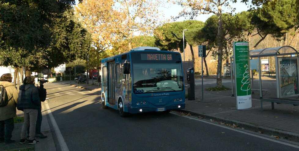 Prato, via alle navette elettriche: gratis i bus e anche i parcheggi