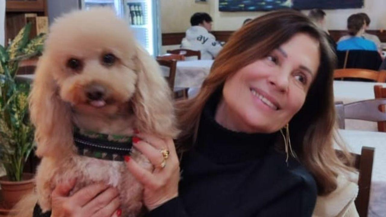 Anna Pucci con il suo barboncino Chango