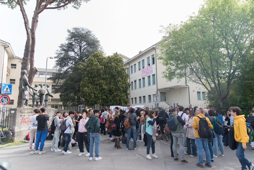 Settimana corta alle superiori, partono il Vallisneri e il Civitali<br>
