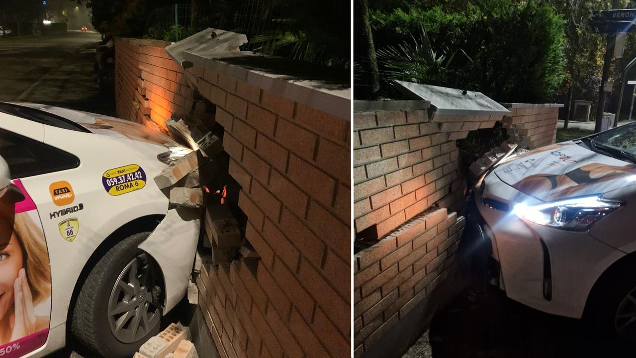 Fa schiantare il taxi che abbatte il muro di una casa e scappa: caccia all’uomo pirata – Video