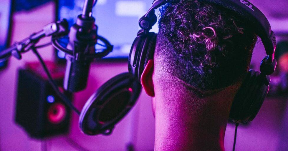 "Se grida troppo do uno schiaffo educativo": la trap e l’immagine della donna-oggetto<br type="_moz" />
