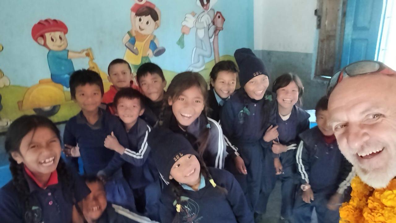 In viaggio da Guastalla al Nepal per aiutare una scuola elementare
