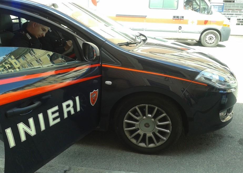 Arrestati «topi» di negozio con martinetti idraulici 