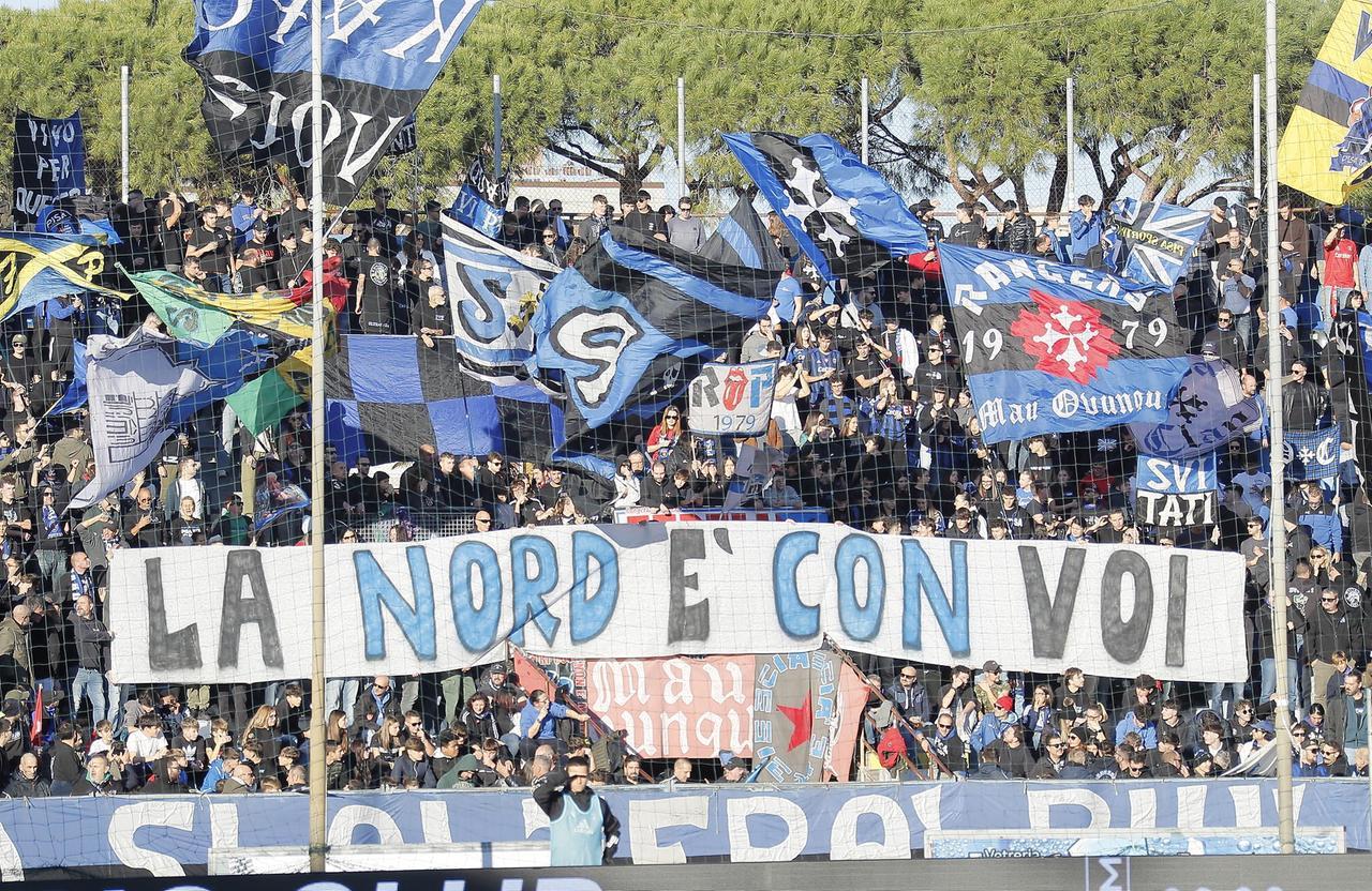 
	La Curva nord del Pisa (foto Muzzi)

