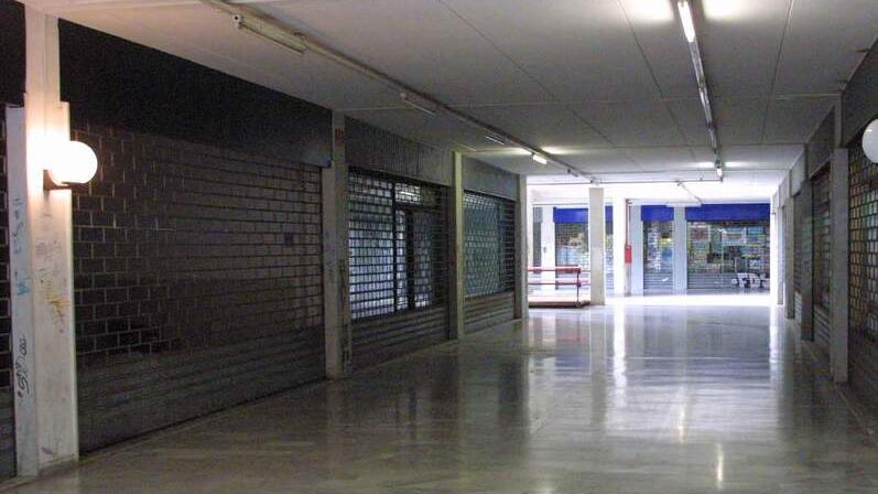 Carrara, trovato morto per strada: un testimone solleva dubbi sulle ultime ore