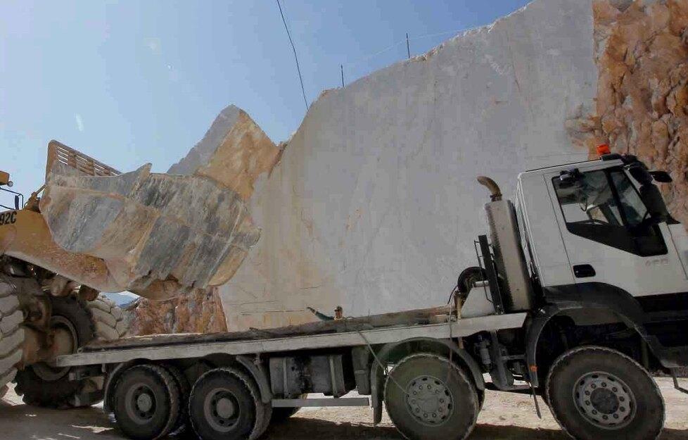 Carrara, sul marmo il tribunale civile deciderà sulle modalità del canone<br>
