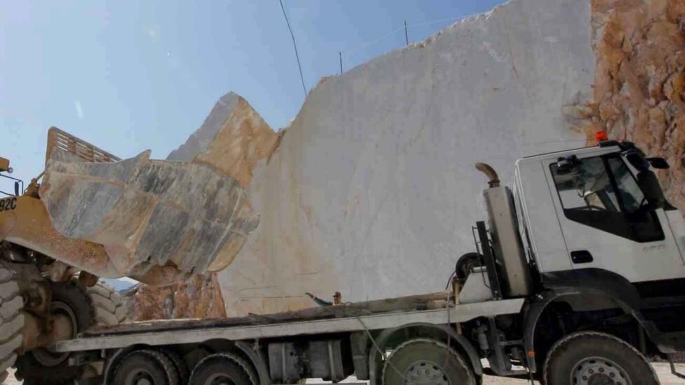 Carrara, sul marmo il tribunale civile deciderà sulle modalità del canone<br>