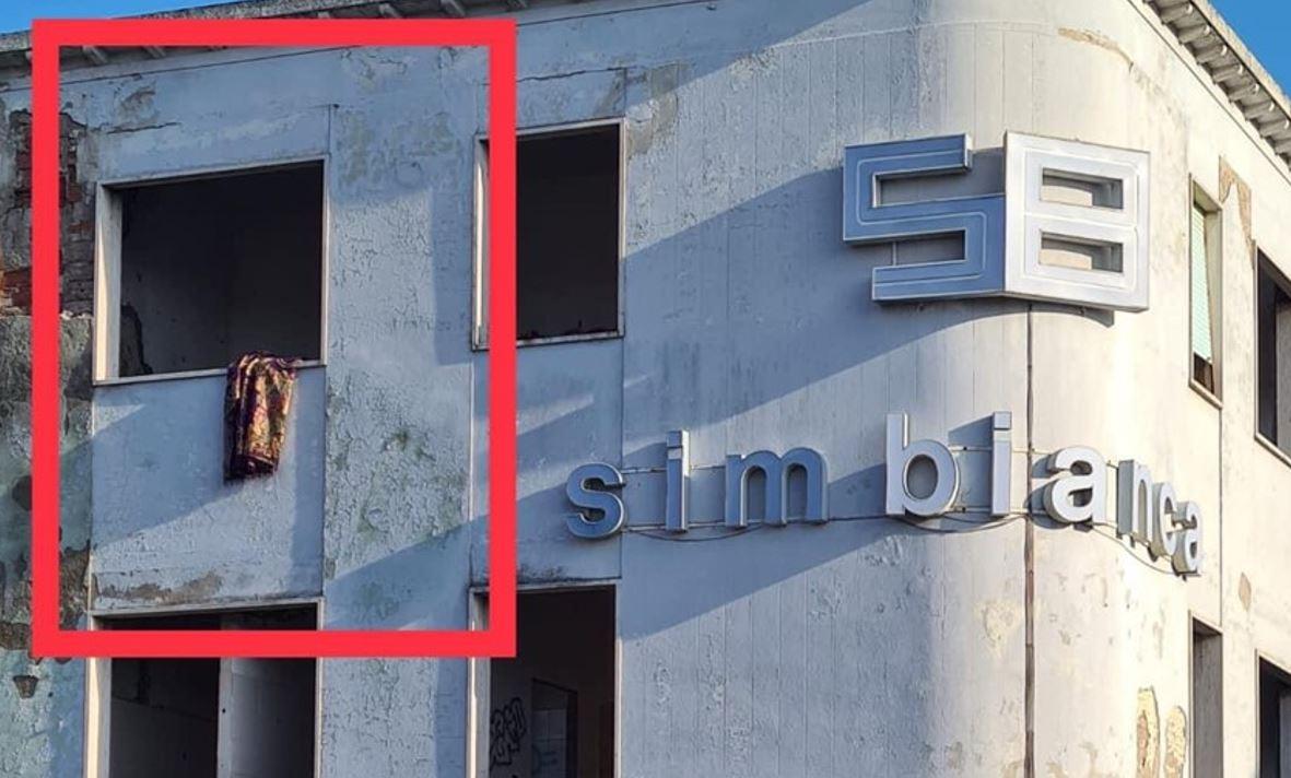 Ancora abusivi all’ex SimBianca di Cento: «Nuova bonifica dello stabile»