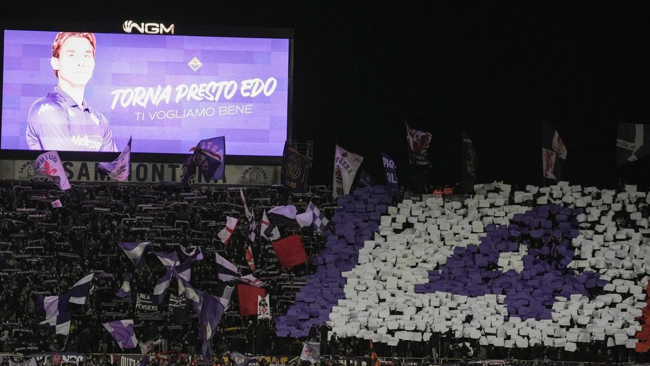 La dedica al giocatore viola