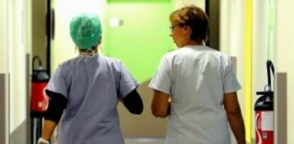 Stipendi  bassi e affitti alti: così gli infermieri scappano all’estero