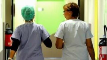 Stipendi bassi e affitti alti: così gli infermieri scappano all’estero