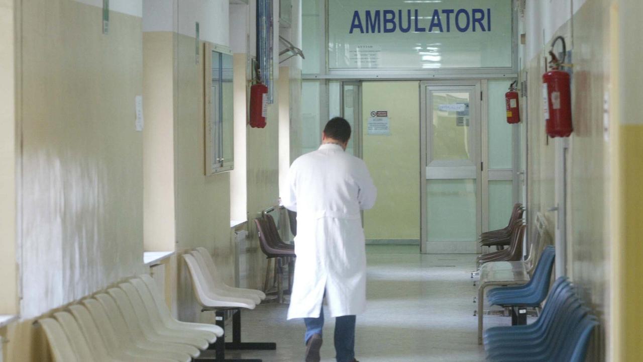 Sanità carissima, buoni per chi non può curarsi