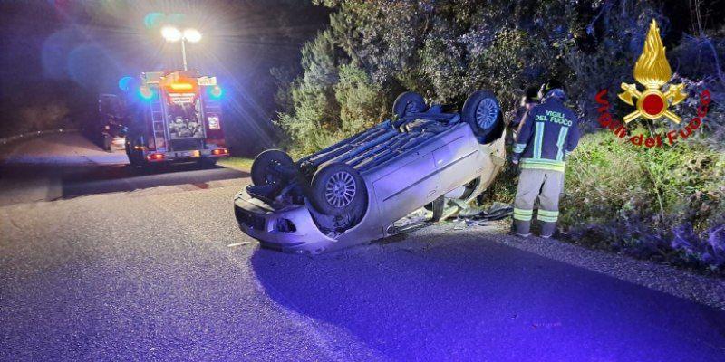 Livorno, auto si ribalta in via di Popogna – Video