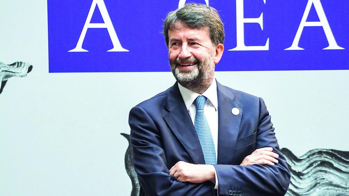 Dario Franceschini: «Nel mio libro una storia d’amore tra due donne e un omaggio a mia nonna sassarese»