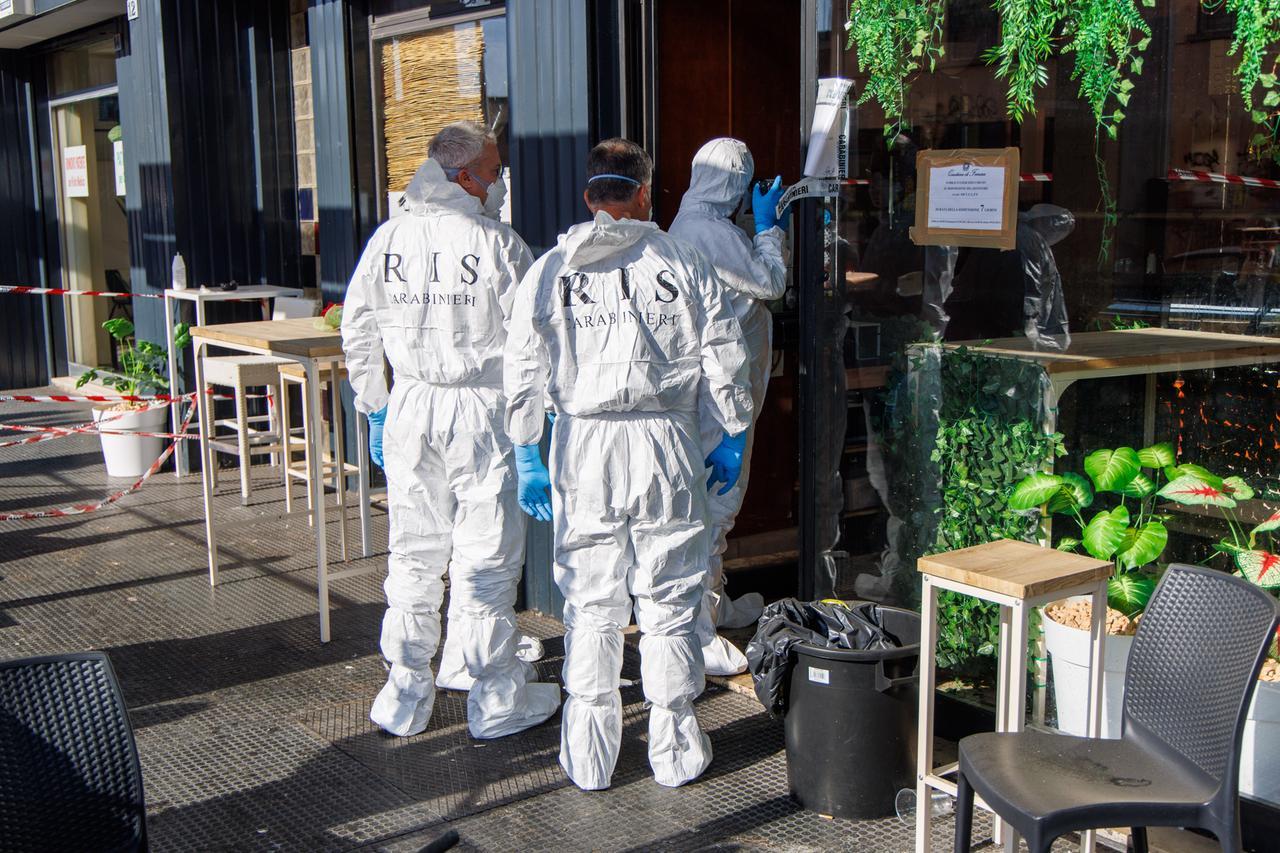 Omicidio Big Town, il mistero del coltellino: «Salutando mi disse “Buttalo”»