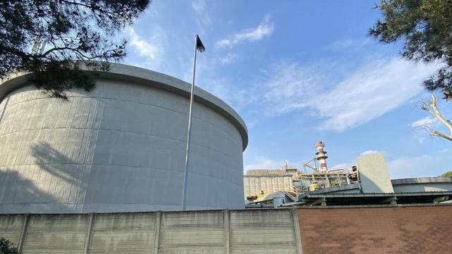 Il cilindro vista inceneritore che diventerà il nuovo digestore