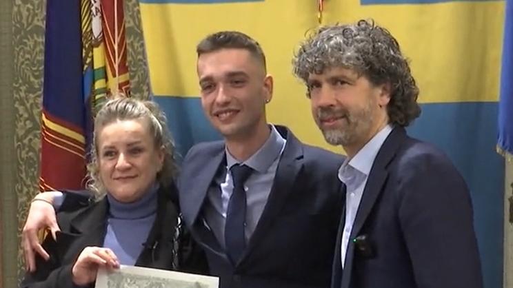 Alen Halilovic premiato dal sindaco di Verona Tommasi: «Non sono un eroe»