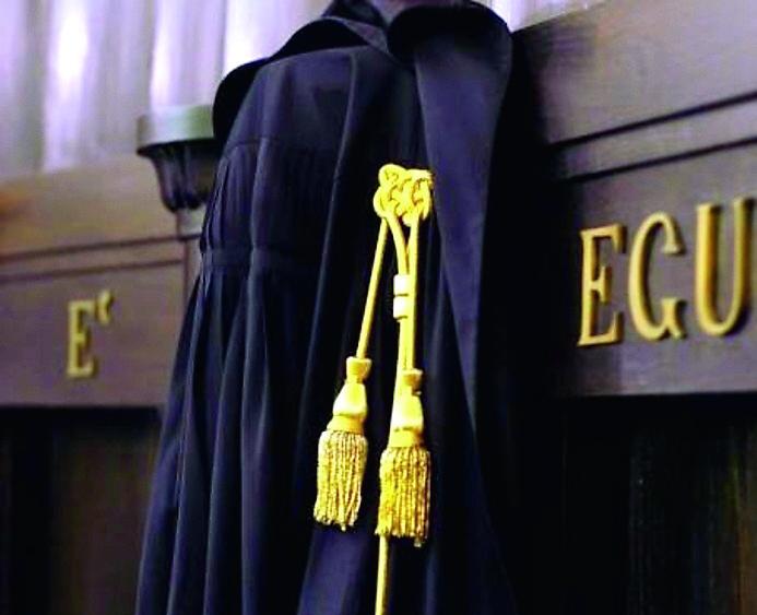 Ferrara, insultata e minacciata di morte dal suo ex violento e dagli amici