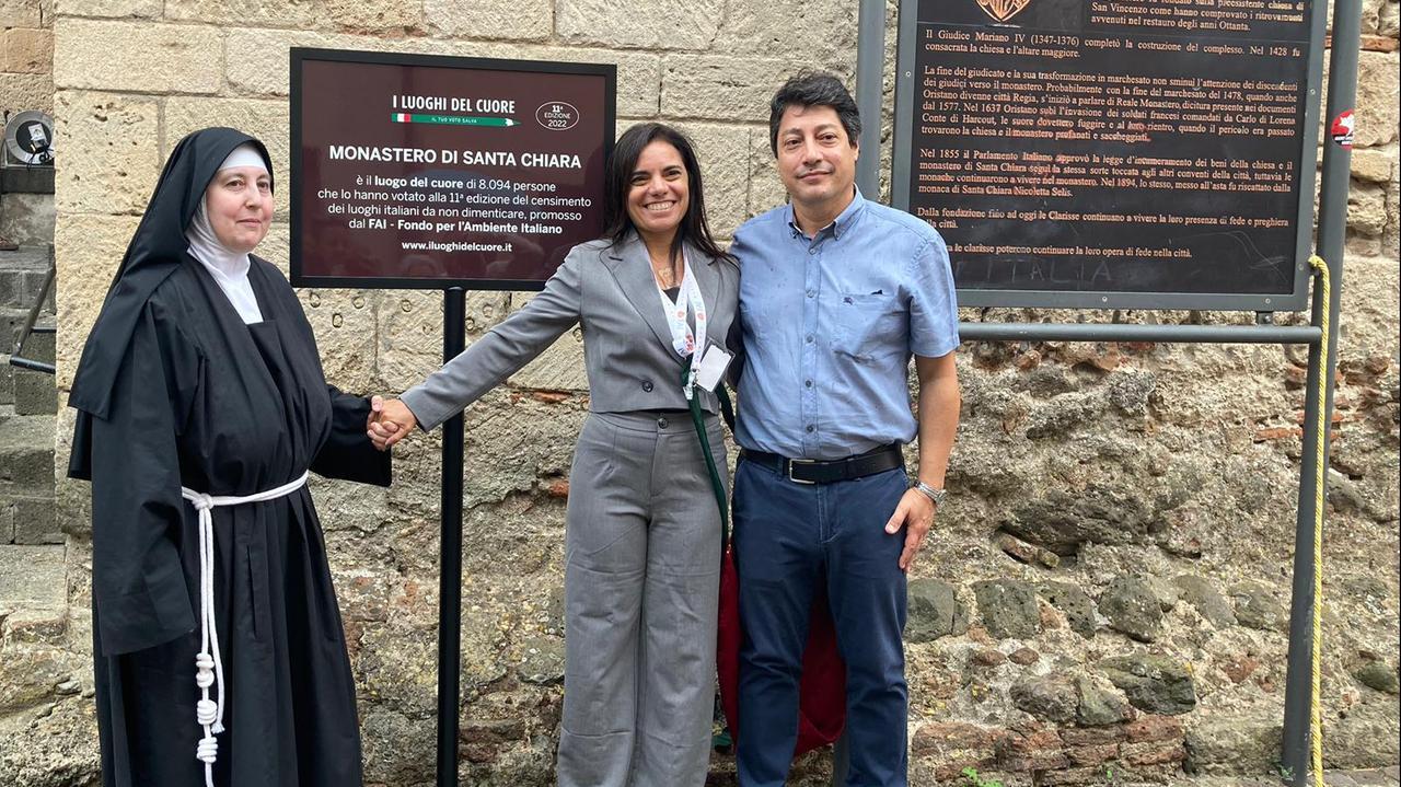 Oristano Suor Chiara, abadessa del Monastero di Santa Chiara con Bruna Bianchina capo delegazione Fai