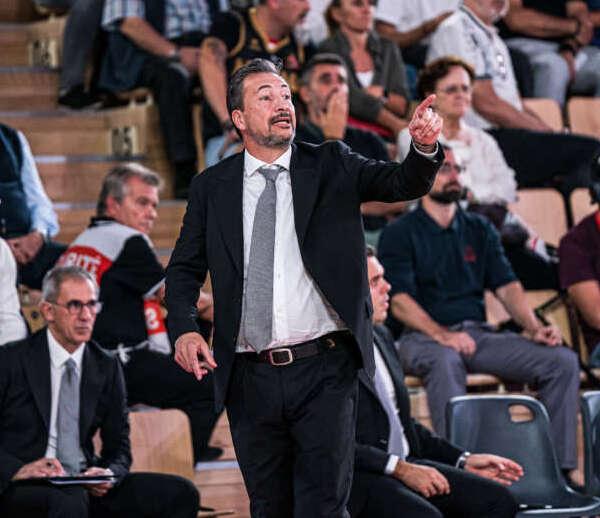 Dal quasi scudetto alle dimissioni: sottocanestro l'ultima lezione di stile di coach Luca Banchi