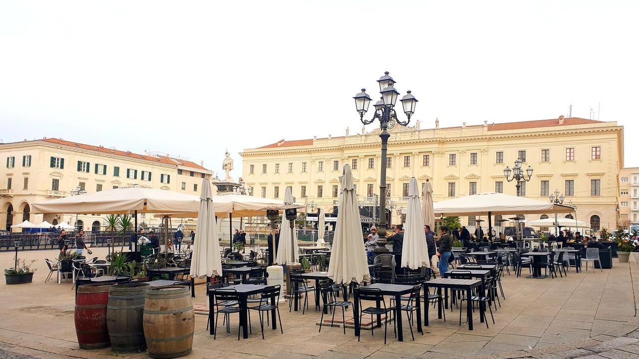 Dehors e tavolini, approvato il nuovo regolamento: più metri quadri a Sassari