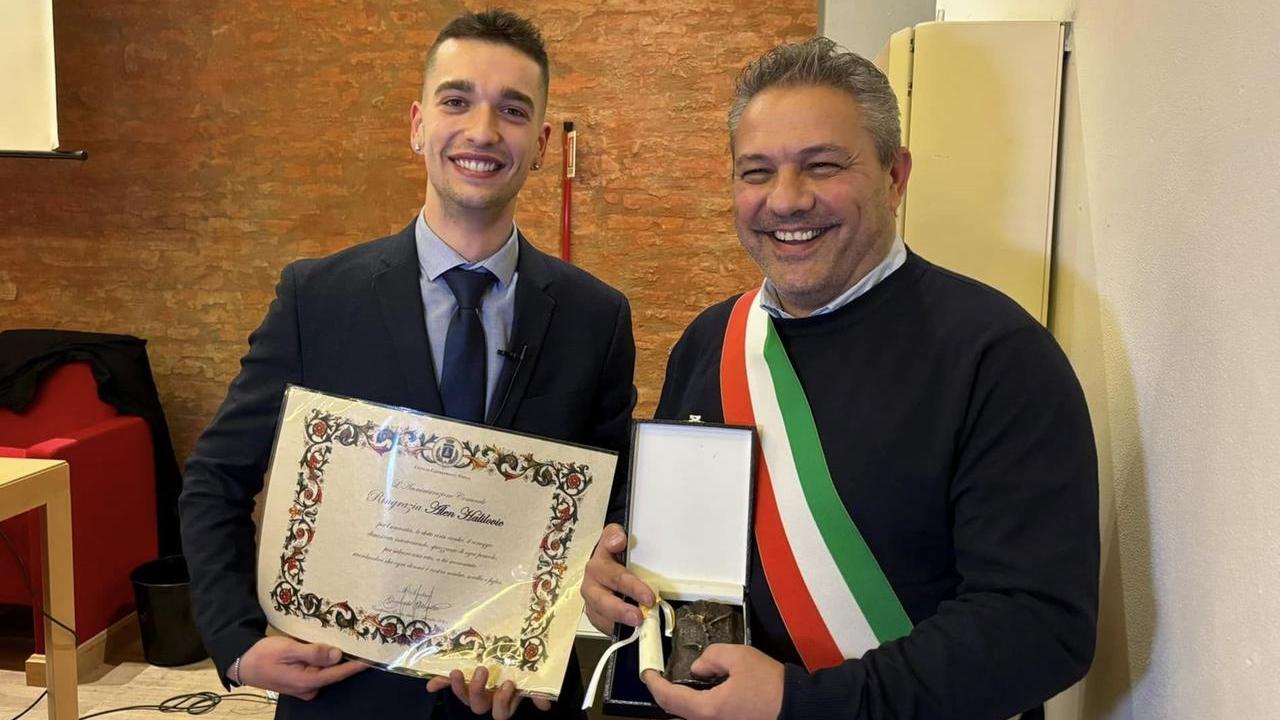 Alen Halilovic premiato dal sindaco Giovanni Gargano
