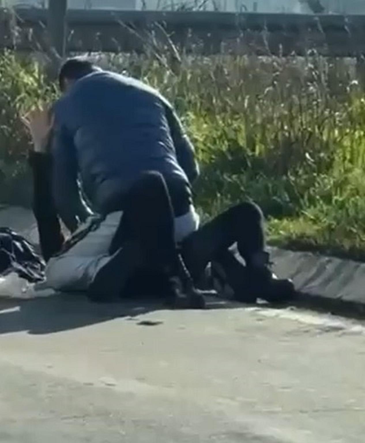 Donna accoltellata a Guastalla, l’ex compagno si scusa ma resta in carcere