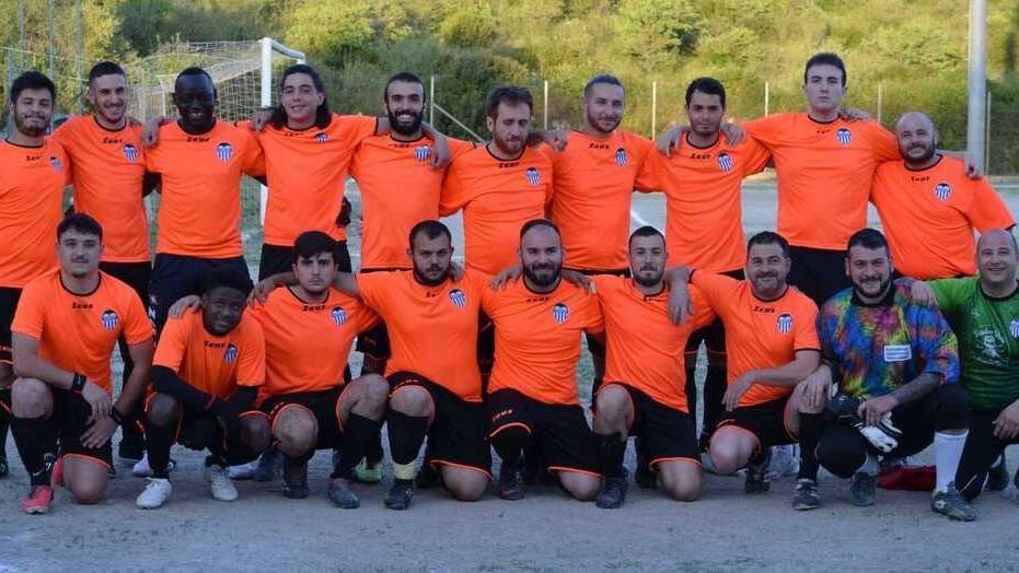 Insulti razzisti al calciatore, la società: non scendiamo in campo<br type="_moz" />