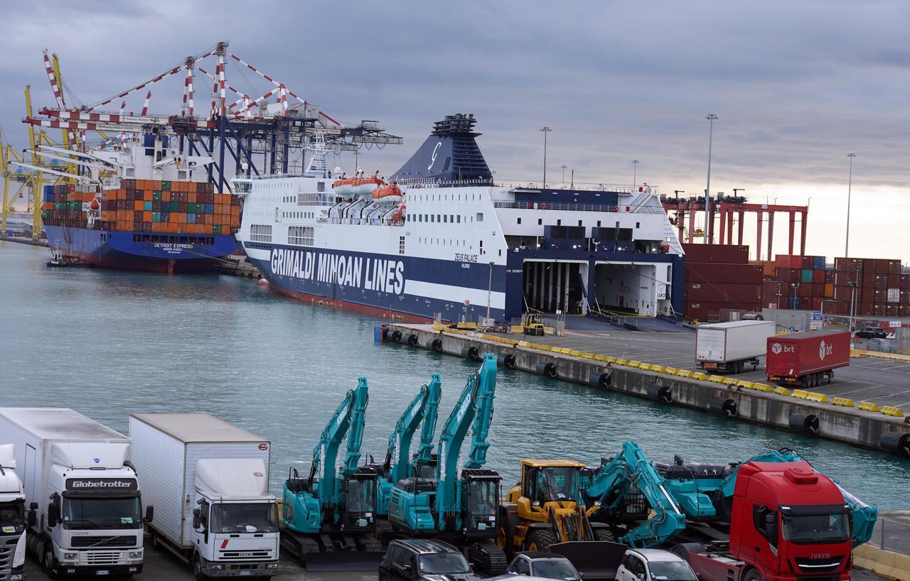 
	Uno scorcio del porto di Livorno (foto d'archivio)

