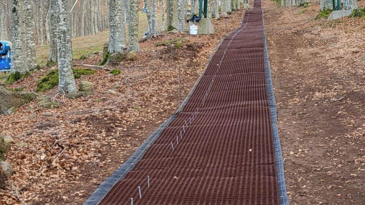 Il tappeto Neveplast alla sciovia Asso di Fiori