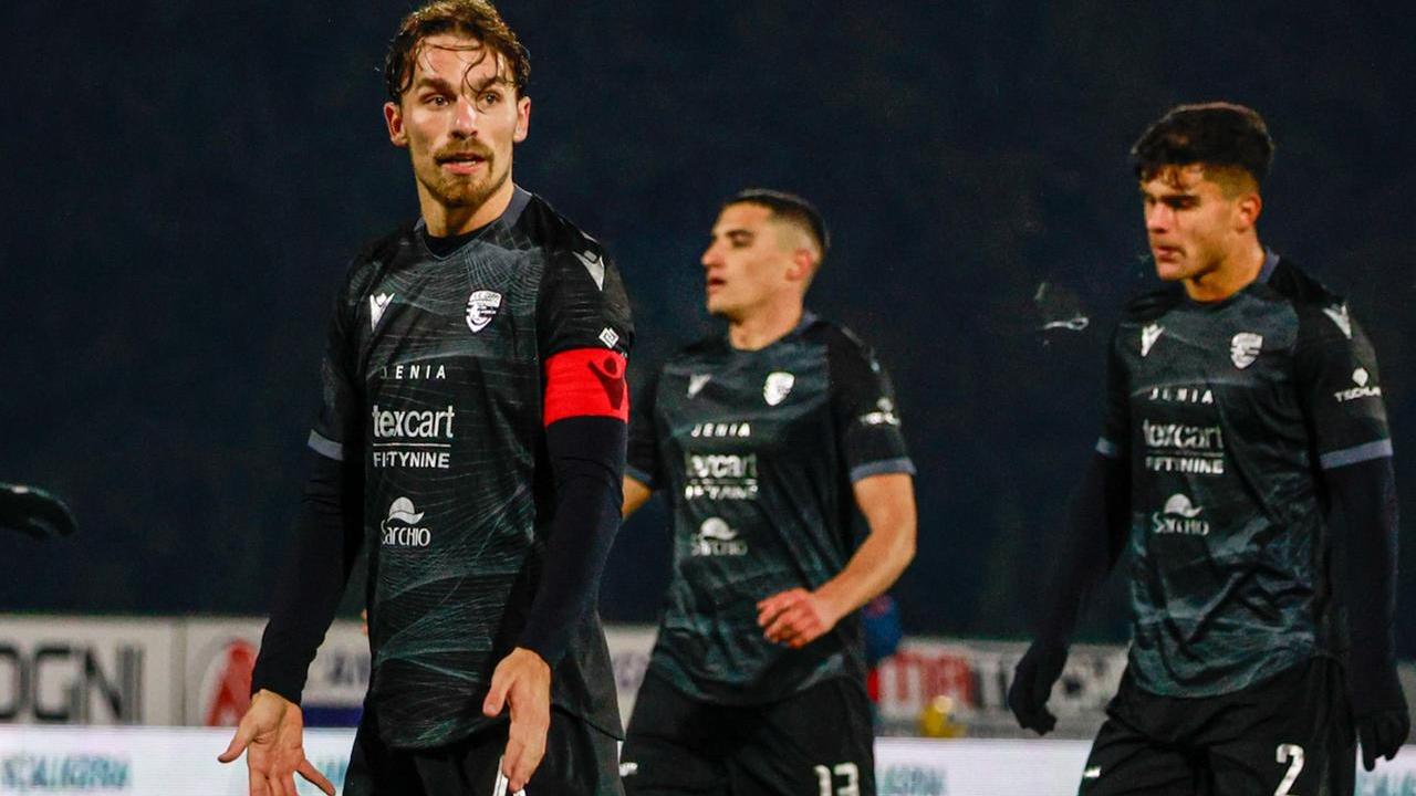 Il capitano biancorosso Andrea Mandelli (foto Alessandro Torelli)