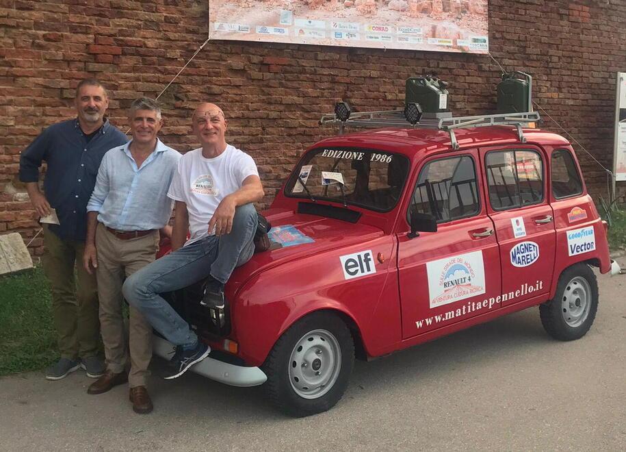 Renault 4 che storia: a Livorno da tutta Italia al raduno dell’icona francese