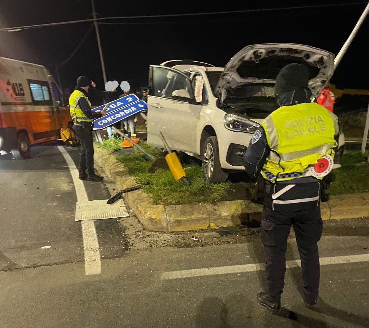 Dodicenne grave dopo lo schianto tra auto e camion