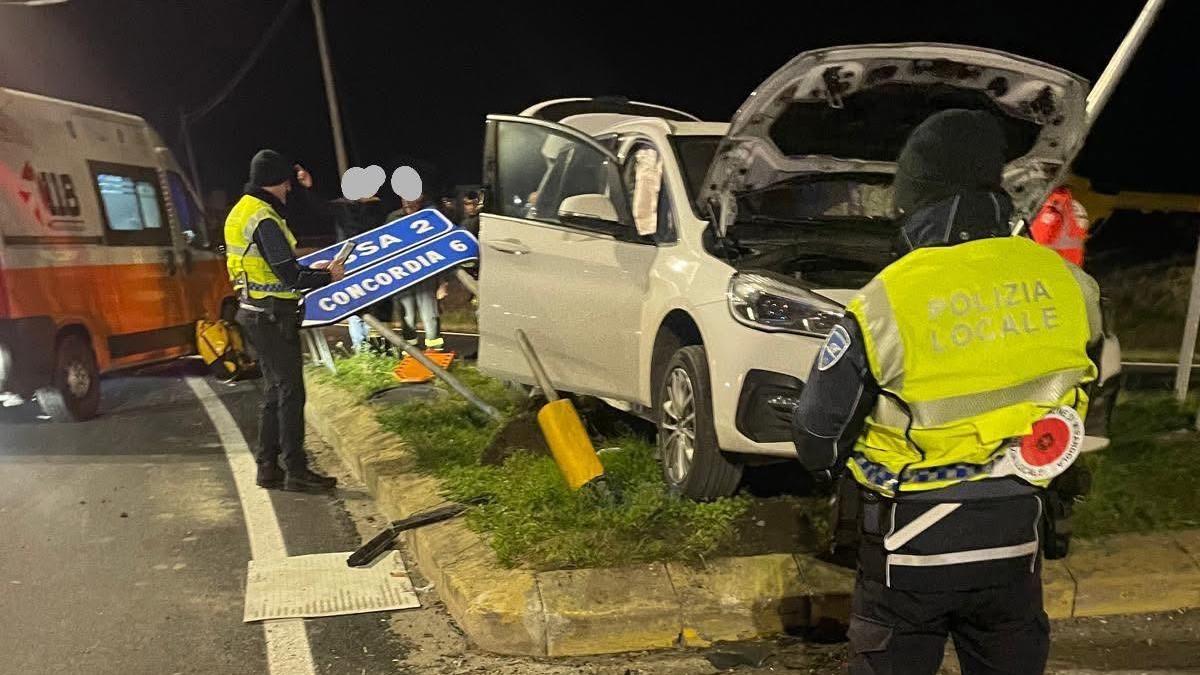 Dodicenne grave dopo lo schianto tra auto e camion
